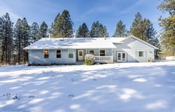 5301 ELOIKA RD, CHATTAROY, WA 99003