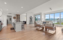201 N 1ST ST, Coeur d'Alene, ID 83814