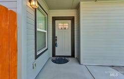 22 W Owyhee Ave, Homedale, ID 83628