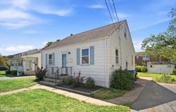 16 Eisenhower Avenue, Spotswood, NJ 08884