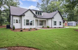 15 Couch, Moreland, GA 30259