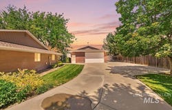 3237 Woodridge Dr, Twin Falls, ID 83301