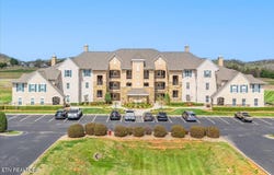 535 Rarity Bay Pkwy, Vonore, TN 37885