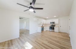136 McGowan Ave, Bardstown, KY 40004
