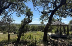2 Meridian Dr, Wimberley, TX 78676