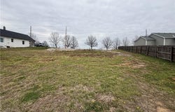 Southview Drive, Liberty, MO 64068