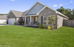6594 Sugarcane Circle, Ocean Springs, MS 39564