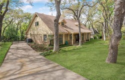 3702 Lynnwood Drive, Arlington, TX 76013