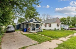 1041 19th St SE, Cedar Rapids, IA 52403