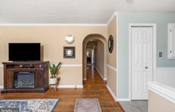 15 DECOU AVENUE, EWING, NJ 08628