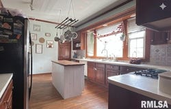 609 W ADAMS Street, Taylorville, IL 62568