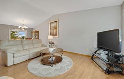 7504 Upper 24th Street N, Oakdale, MN 55128