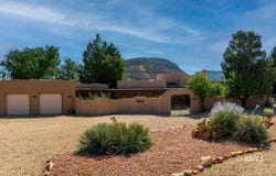 199 N Gunsmoke Pass, Kanab, UT 84741