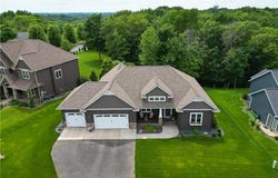4754 S Oakwood Hills Parkway, Eau Claire, WI 54701
