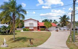 1689 SW Coxswain Place, Palm City, FL 34990