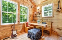 17 Mayo Rd, Hubbardston, MA 01452
