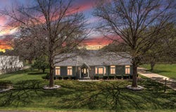 1685 Hedge Apple, Sedalia, MO 65301