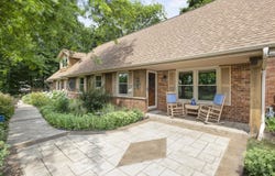 S56w23606 Maplewood Terrace, Waukesha, WI 53189