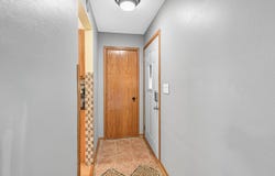 112 W Goldleaf Ave, Milwaukee, WI 53207