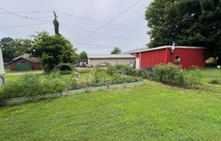 421 9th St, Tell City, IN 47586