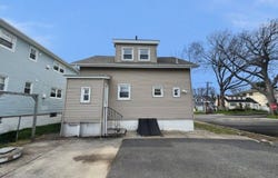 1116 Dill Ave, Linden City, NJ 07036-2014
