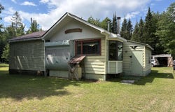 13182 S Forrest Side Rd, Dafter, MI 49724