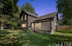 536 E Bond Street, Hastings, MI 49058