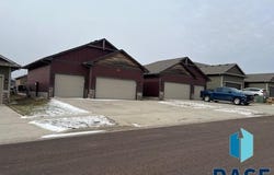 1108 N Brennan Ct, Sioux Falls, SD 57110
