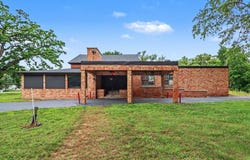 675 10th Street, Plainwell, MI 49080