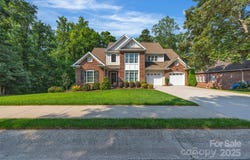 1747 30th Avenue Drive NE, Hickory, NC 28601