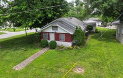 602 E. Taylor St., Grayville, IL 62844