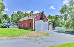 95 Charlton Rd, Dudley, MA 01571