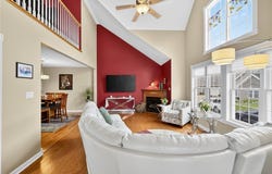 1049 Waterford Ct E, North Strabane, PA 15317