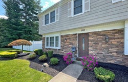 162 Ivy Hill Drive, Aberdeen, NJ 07747