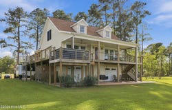 127 Dickinson Road, Chocowinity, NC 27817