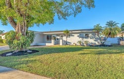 8711 NW 18th St, Pembroke Pines, FL 33024