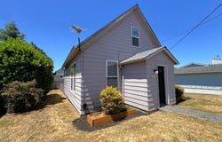 1678 MEADE ST, North Bend, OR 97459