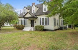 301 W Central Street, Maxton, NC 28364