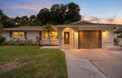 490 E LAKE Drive, LARGO, FL 33771