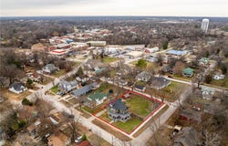 617 E Delaware Street, Siloam Springs, AR 72761