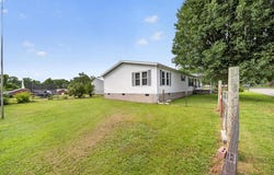 320 S 1St St #I, Island, KY 42350