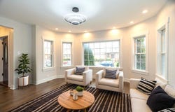 5529 W CORNELIA Avenue, Chicago, IL 60641