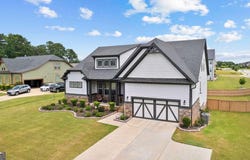 100 Amberton, Fayetteville, GA 30215