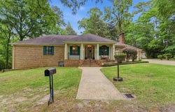 13 Gardiner Place, LAUREL, MS 39440