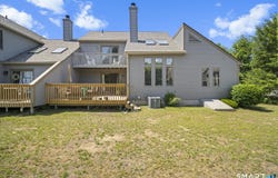 52 Elm Meadows, Enfield, CT 06082