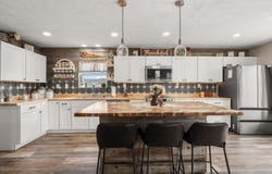 33 EQUESTRIAN Trail, Edgewood, NM 87015