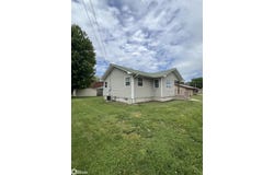 125 E Main Street, Agency, IA 52530