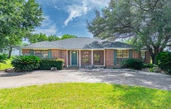 10416 Seventh St, Pettus, TX 78146