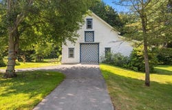 1091 Middleboro Ave, Taunton, MA 02718