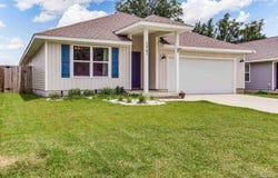 5462 Peach Dr, Pace, FL 32571